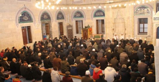 Amasya Camilerinde Deprem Mağdurları İçin Dua Edildi