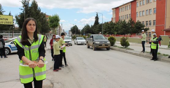  BU GENÇLER ÇOK BİLİNÇLİ