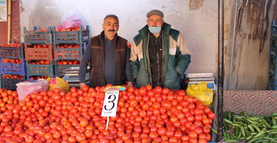 ESNAF SATAMAMAKTAN  VATANDAŞ ALAMAMAKTAN ŞİKAYETÇİ   