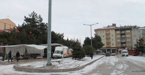 GİYSİ PAZARI ESNAFI TEZGAH AÇMADI