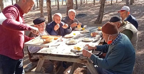 huzurevi sakinlerine  piknik dopingi   