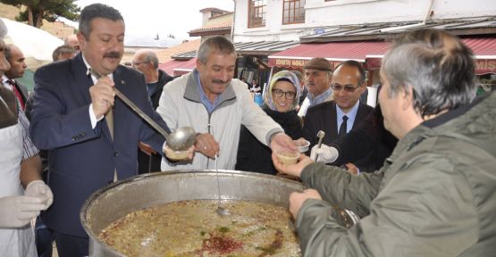  MERZİFON BELEDİYESİNDEN 5000 KİŞİLİK AŞURE