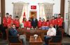KUPA VE MADALYA İLE DÖNDÜLER