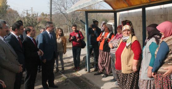 YAŞLI NENELERE 3 ÇOCUK HATIRLATMASI