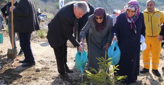   400 fidan toprakla buluşturuldu.