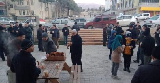 AİLECEK SABAH NAMAZINDA BULUŞTULAR