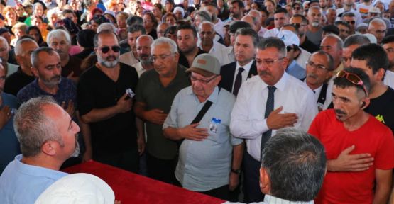 CENAZEDE GÖZ YAŞLARI SEL OLDU