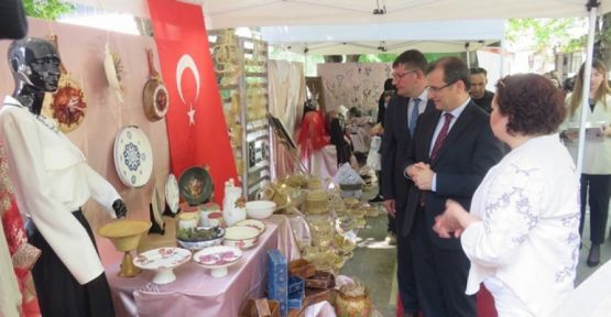 EL EMEĞİ GÖZ NURU ESERLER  TAKTİR TOPLADI