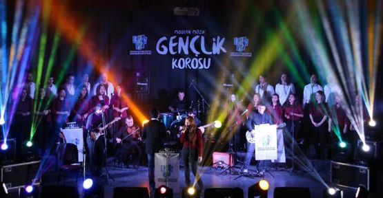  GENÇLİK KOROSU BÜYÜLEDİ