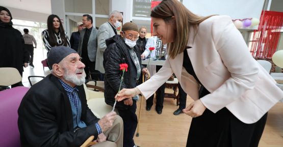 Huzurevi sakinlerinin ziyaretçisi  Vali Eşi Masatlı Oldu