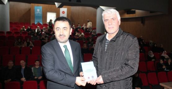   Kur'an Kursu Öğreticilerine Konferans Verildi